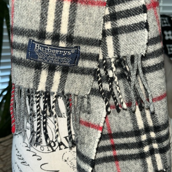 Authentic BURBERRYS Of London Unisex Vintage 100% Wool Gray Scarf - Picture 2 of 6